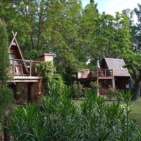 Luxe Nature Lodge *